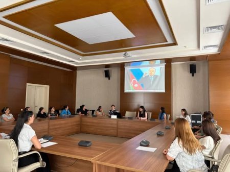 Ağdaşda “Dövlət idarəçiliyində Azərbaycan ədəbi dilinin düzgün tətbiq olunması” mövzusunda tədbir keçirilib