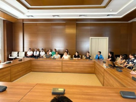 Ağdaşda “Dövlət idarəçiliyində Azərbaycan ədəbi dilinin düzgün tətbiq olunması” mövzusunda tədbir keçirilib