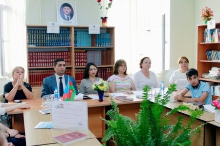İdarə müdiri Şəkidə məktəblilərin iştirakı ilə təşkil olunan ədəbi-bədii tədbirlərdə iştirak edib
