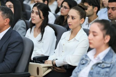 İlk dəfə pedaqoji fəaliyyətə başlayan müəllimlərlə görüş keçirilib