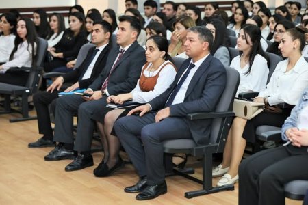 İlk dəfə pedaqoji fəaliyyətə başlayan müəllimlərlə görüş keçirilib