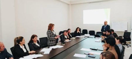 Təhsil işçiləri üçün təlimlər davam edir
