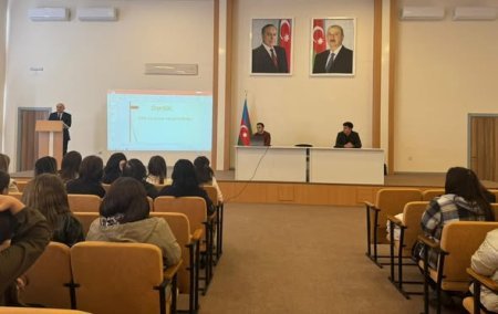 Buraxılış imtahanlarına hazırlıq çərçivəsində müəllimlər üçün təlimlər keçirilib