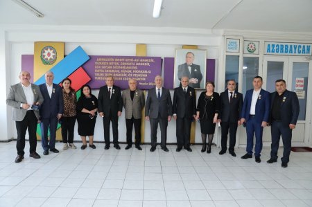 KOLLEKTİVİN ÇOX İSTƏDİYİ JURNALİST