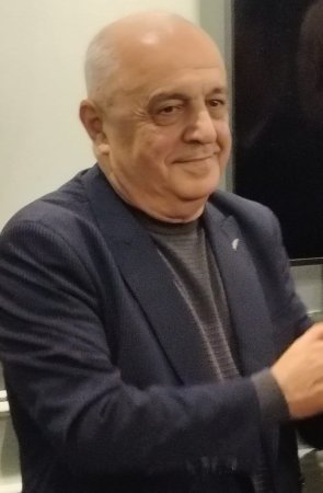 KOLLEKTİVİN ÇOX İSTƏDİYİ JURNALİST