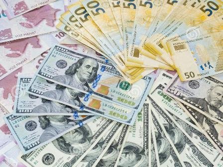 Dollar 4 ildən sonra ən aşağı həddə: manatın məzənnəsi necə olacaq?
