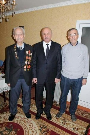 Mingəçevirin şəhər icra başçısı şəhid anasını belə təbrik etdi -FOTOLAR