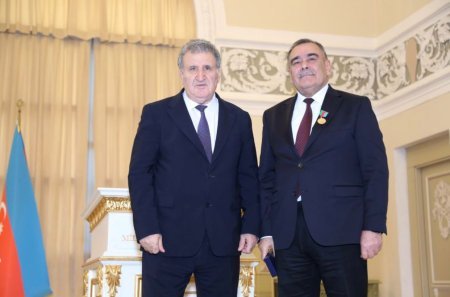 İbrahim Cəfərov 70 illik yubileyində AMEA-nın döş nişanı ilə təltif edildi