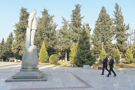 Emin Əmrullayev vətəndaşları qəbul etdi - FOTOLAR
