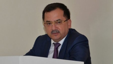 İcra başçısı müavinini işdən çıxardı 