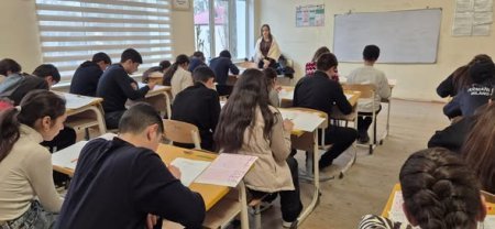 Fənn olimpiadalarının yarımfinal turu keçirilib