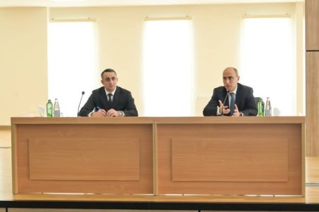 Nazir işğaldan azad olunmuş ərazilərdə çalışan müəllimlərlə görüşüb