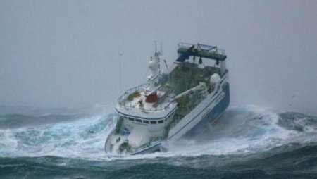 Küləkli hava şəraiti ilə bağlı gəmilərə xəbərdarlıq edildi