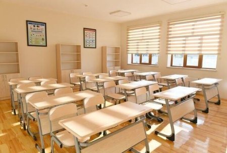 Məktəbdə dava: Xadimə direktora hücum etdi