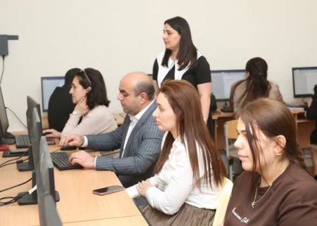 Müəllimlər üçün informasiya-kommunikasiya texnologiyaları üzrə təlimlər davam etdirilir
