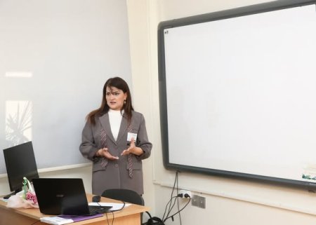 Müəllimlər üçün informasiya-kommunikasiya texnologiyaları üzrə təlimlər davam etdirilir