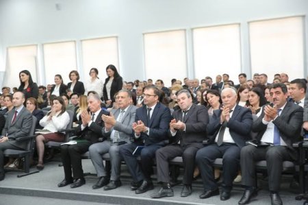 Təhsilin keyfiyyətinin yüksəldilməsi istiqamətində ümumi təhsil müəssisələrinin direktorlarının iştirakı ilə görüş keçirilib