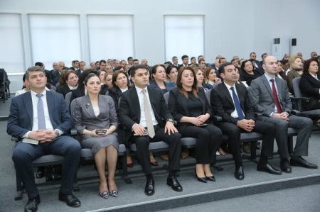 Təhsilin keyfiyyətinin yüksəldilməsi istiqamətində ümumi təhsil müəssisələrinin direktorlarının iştirakı ilə görüş keçirilib