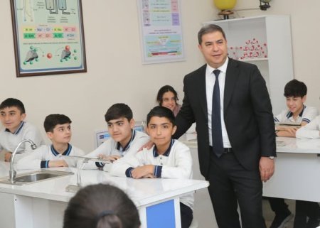 Gəncə-Daşkəsən Regional Təhsil İdarəsinin müdiri Elçin Kərimov Gəncə şəhər 7 nömrəli tam orta ümumtəhsil məktəbində olub