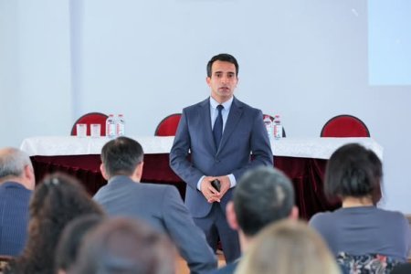 Göyçay şəhəri Rəsul Rza adına 1 nömrəli tam orta ümumtəhsil məktəbində bir qrup müəllimlə görüş keçiriblər