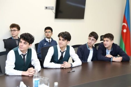Abşeron-Xızı Regional Təhsil İdarəsində Sumqayıt şəhəri üzrə müxtəlif fənlərdə yüksək nailiyyətlər əldə etmiş şagirdlərlə görüş keçirilib