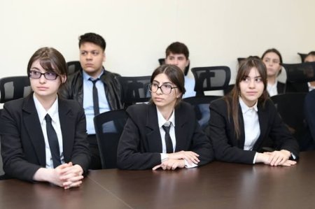 Abşeron-Xızı Regional Təhsil İdarəsində Sumqayıt şəhəri üzrə müxtəlif fənlərdə yüksək nailiyyətlər əldə etmiş şagirdlərlə görüş keçirilib