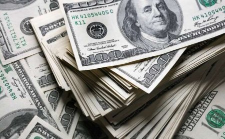 Dollarla bağlı vəziyyət kəskin dəyişdi - Hər kəs bu valyutaya keçir
