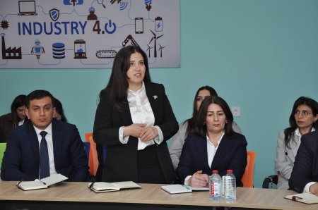 Nazir müavini Şamaxıda müəllim və valideynlərlə görüşdü - Fotolar