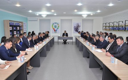 Nazir müavini Şamaxıda müəllim və valideynlərlə görüşdü - Fotolar