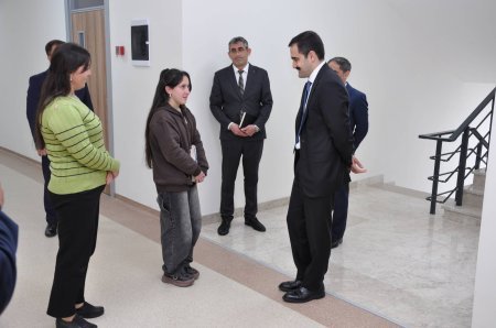 Nazir müavini Şamaxıda müəllim və valideynlərlə görüşdü - Fotolar