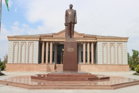 Naxçıvan Sarayında Sahibkarlar Gününə həsr olunmuş tədbir keçirilib