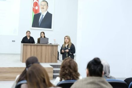 Rəqəmsal bacarıqlar” layihəsi üzrə tədris aparan müəllimlərlə görüş keçirilib