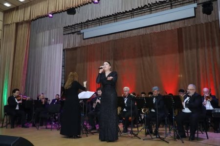 Rəşid Behbudov adına Azərbaycan Dövlət Mahnı Teatrının Lənkəranda qastrol konserti böyük maraqla qarşılanıb! 