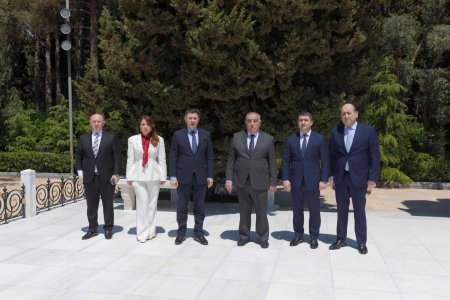 ATU rəhbərliyi Heydər Əliyevin anadan olmasının 103-cü ildönümü münasibəti ilə Ulu Öndərin məzarını ziyarət edib