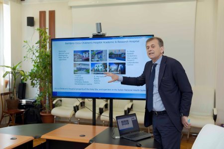 Vatikanın “Bambino Gesu” pediatrik xəstəxanasının nümayəndə heyəti Azərbaycan Tibb Universitetində olub