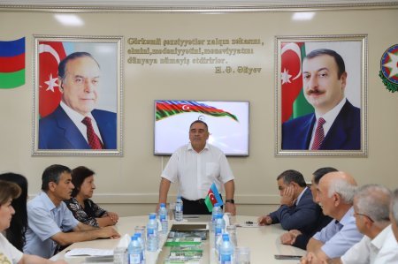 BİTKİ MÜHAFİZƏ VƏ TEXNİKİ BİTKİLƏR ELMİ-TƏDQİQAT İNSTİTUTUNDA 26 İYUN – SİLAHLI QÜVVƏLƏR GÜNÜNƏ HƏSR OLUNMUŞ TƏNTƏNƏLİ TƏDBİR KEÇİRİLİB