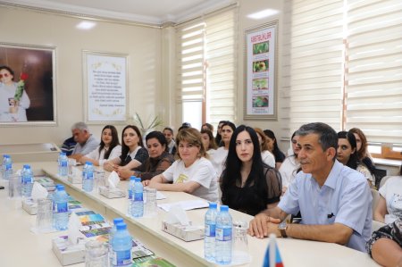 BİTKİ MÜHAFİZƏ VƏ TEXNİKİ BİTKİLƏR ELMİ-TƏDQİQAT İNSTİTUTUNDA 26 İYUN – SİLAHLI QÜVVƏLƏR GÜNÜNƏ HƏSR OLUNMUŞ TƏNTƏNƏLİ TƏDBİR KEÇİRİLİB