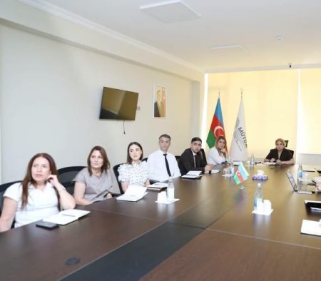  İnzibati təşkilat sektorunda yarımillik nəticələr müzakirə olunub
