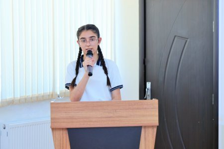 Yevlax şəhəri İmadəddin Nəsimi adına 3 nömrəli tam orta ümumtəhsil məktəbində Milli Musiqi Günü qeyd olunub